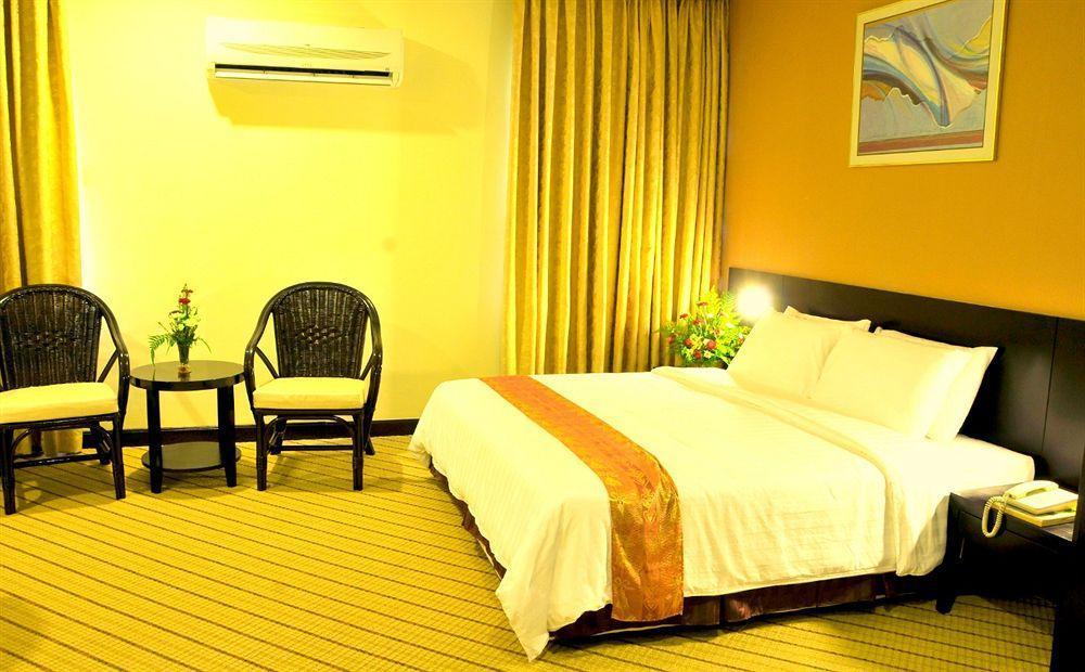 OYO 89693 Perkasa Hotel Keningau Near Hospital Keningau Bagian luar foto