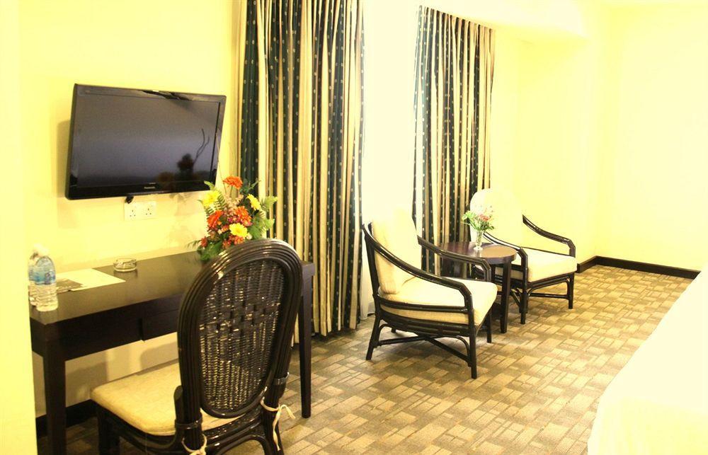 OYO 89693 Perkasa Hotel Keningau Near Hospital Keningau Bagian luar foto