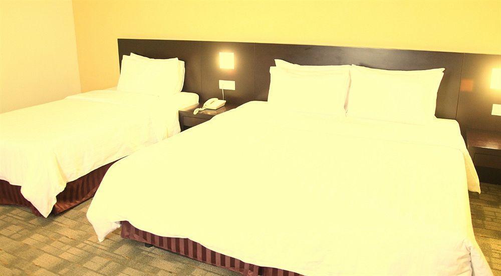OYO 89693 Perkasa Hotel Keningau Near Hospital Keningau Bagian luar foto