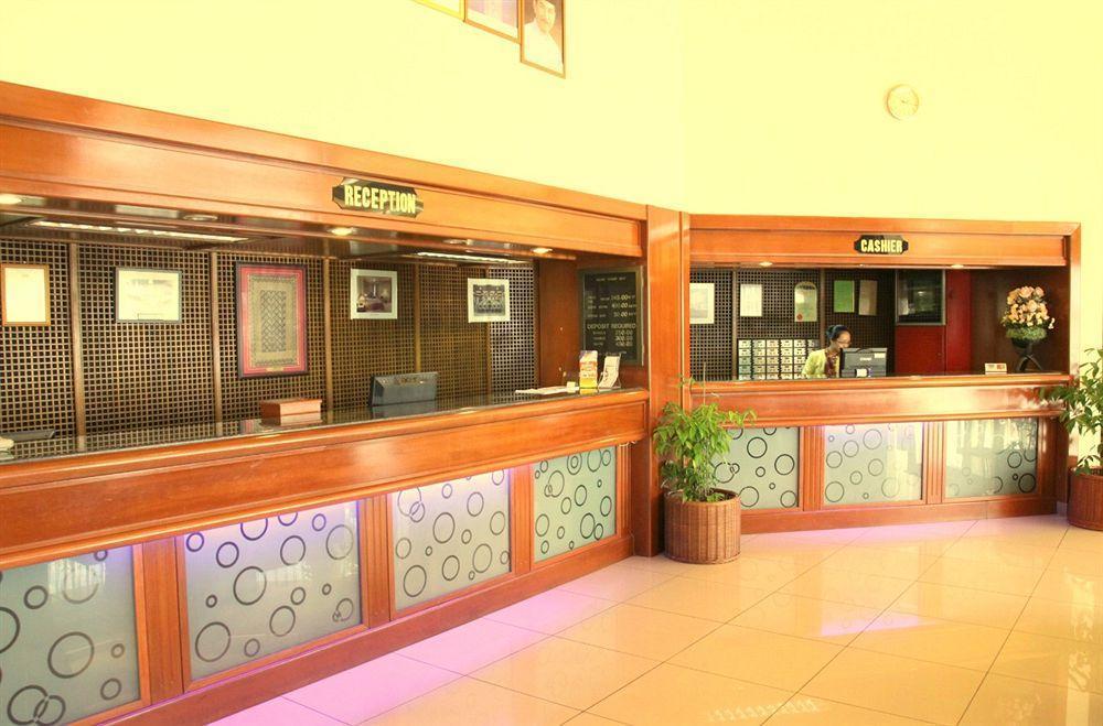OYO 89693 Perkasa Hotel Keningau Near Hospital Keningau Bagian luar foto