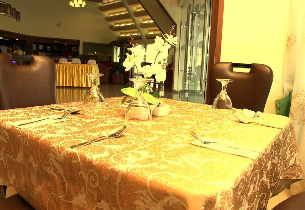 OYO 89693 Perkasa Hotel Keningau Near Hospital Keningau Bagian luar foto