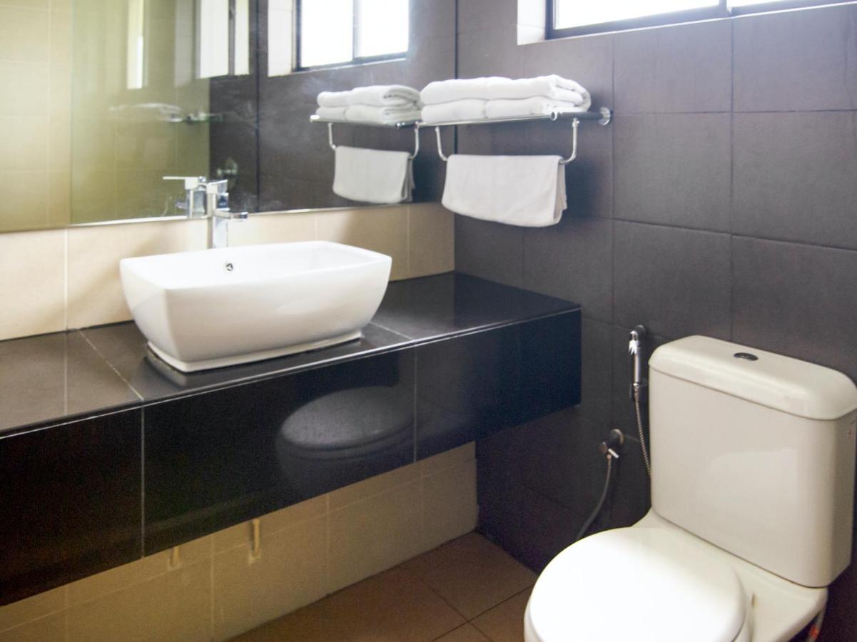 OYO 89693 Perkasa Hotel Keningau Near Hospital Keningau Bagian luar foto