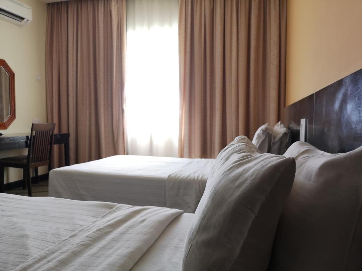 OYO 89693 Perkasa Hotel Keningau Near Hospital Keningau Bagian luar foto