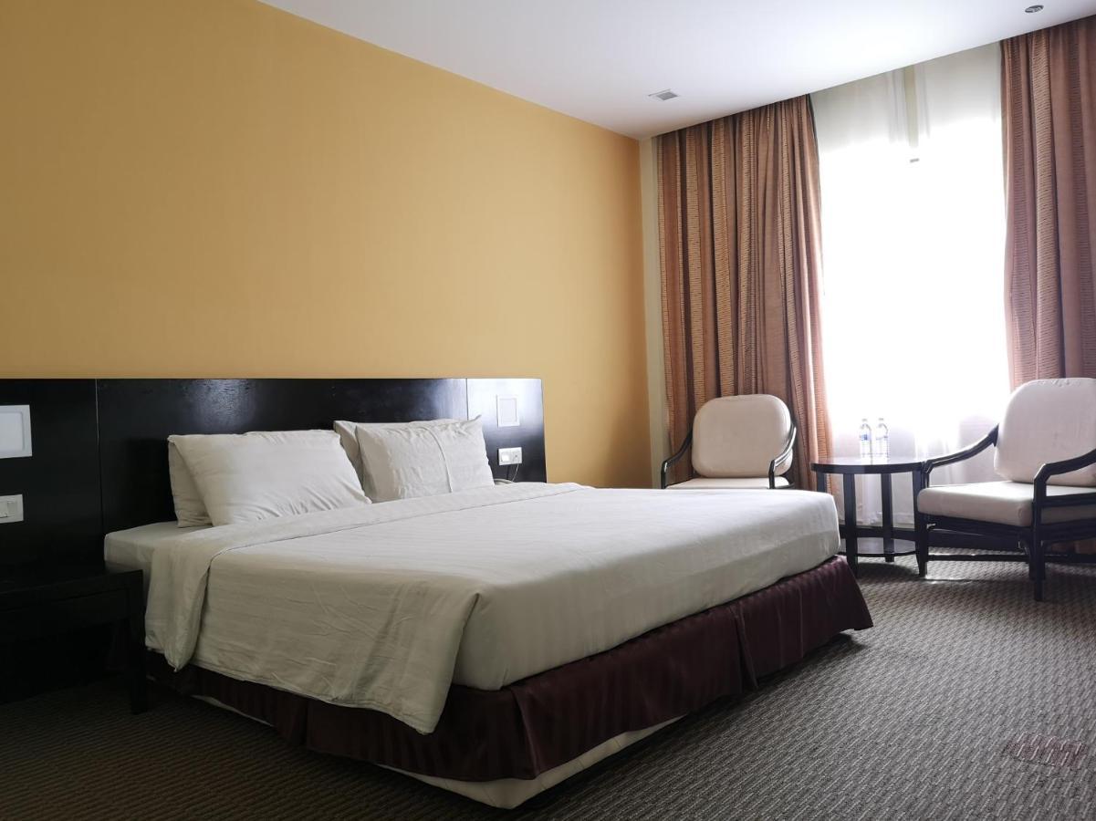 OYO 89693 Perkasa Hotel Keningau Near Hospital Keningau Bagian luar foto